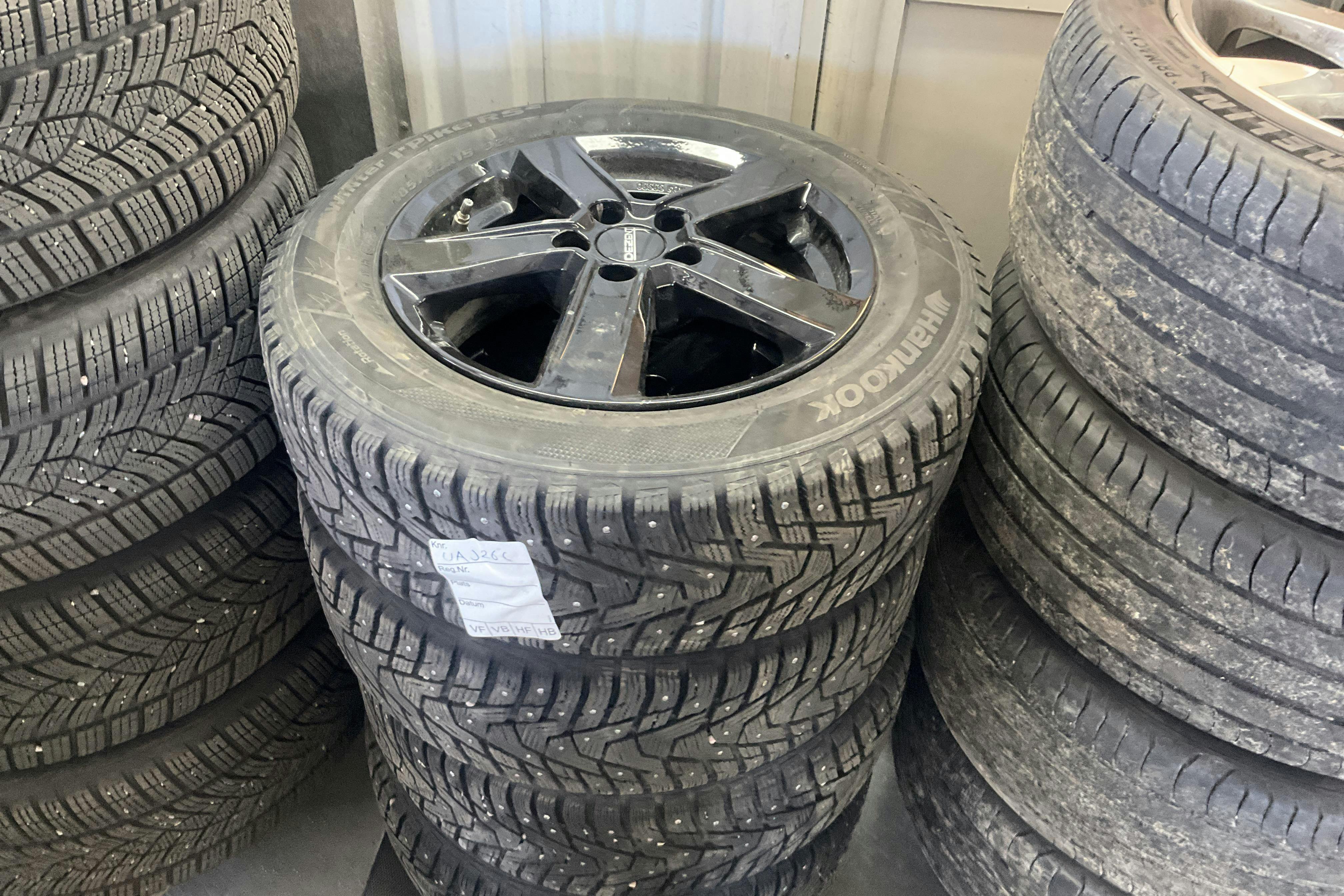 Vehicle Image 12