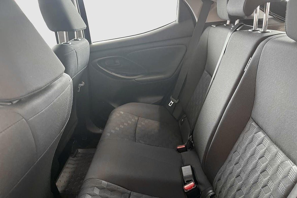 Vehicle Image 9