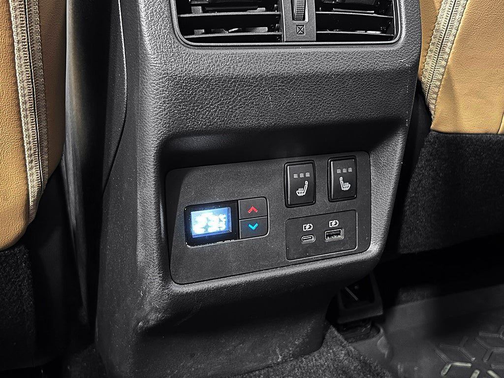 Vehicle Image 18