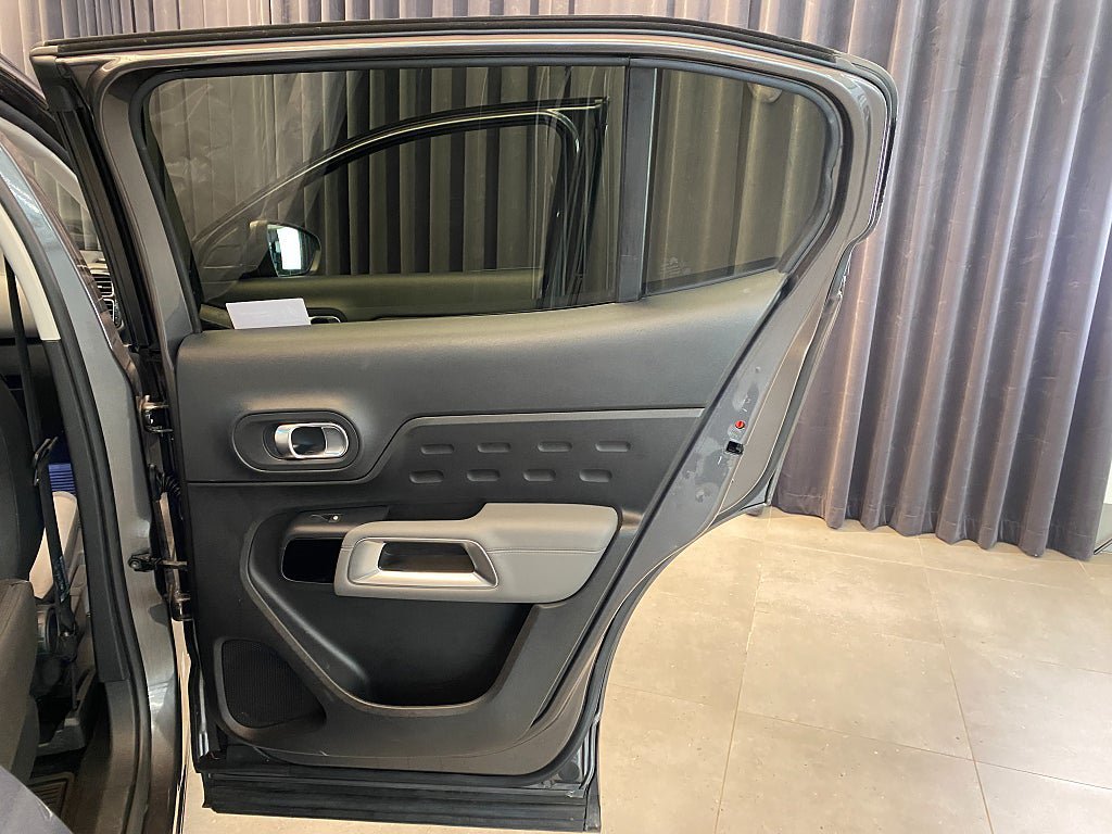 Vehicle Image 31