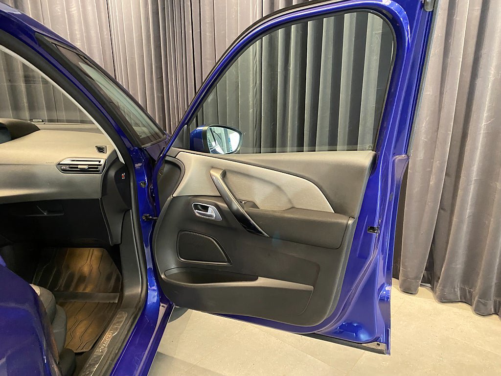 Vehicle Image 37