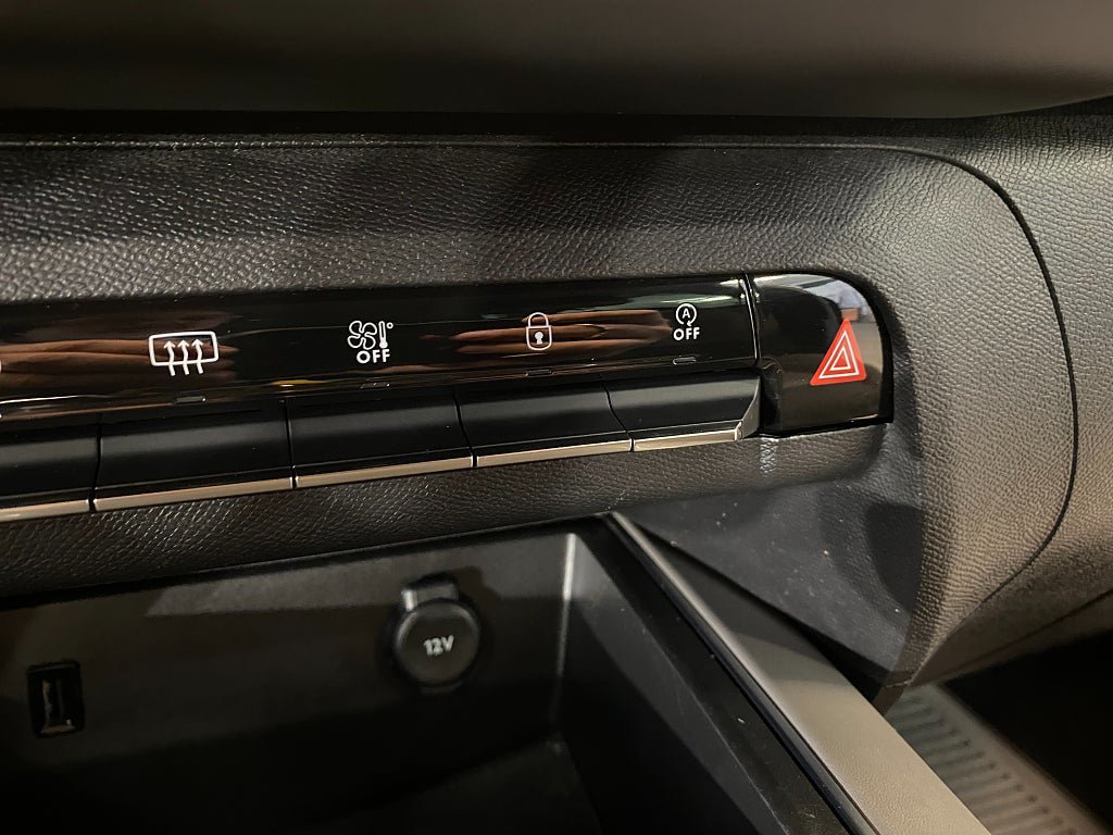 Vehicle Image 42