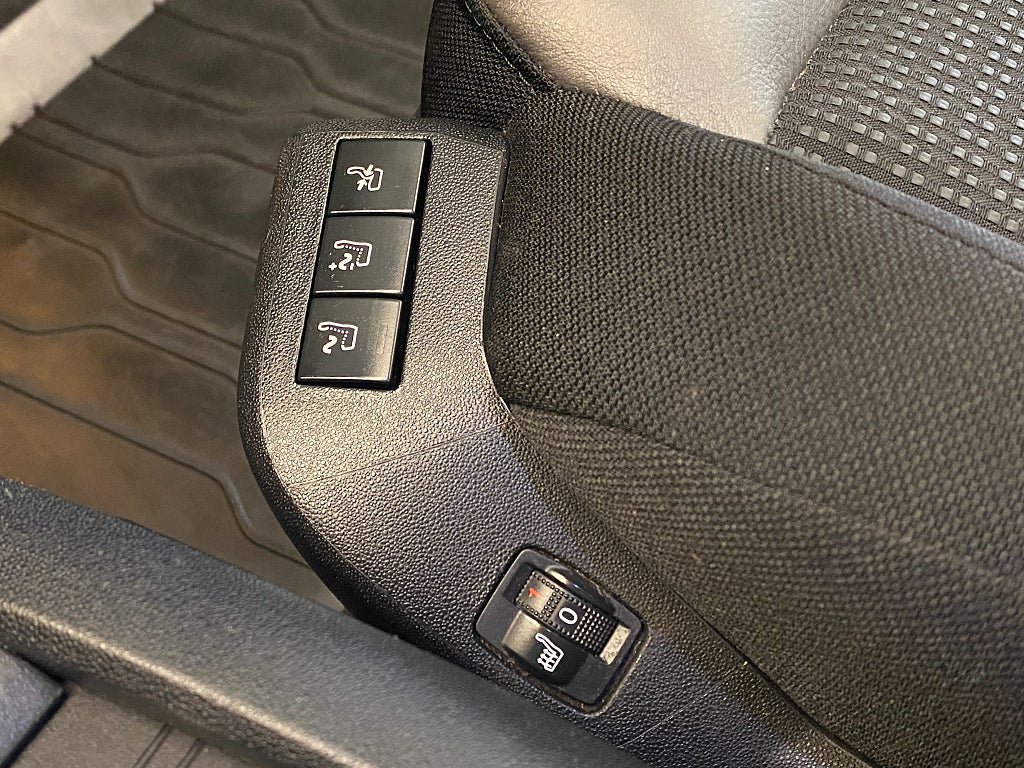 Vehicle Image 52