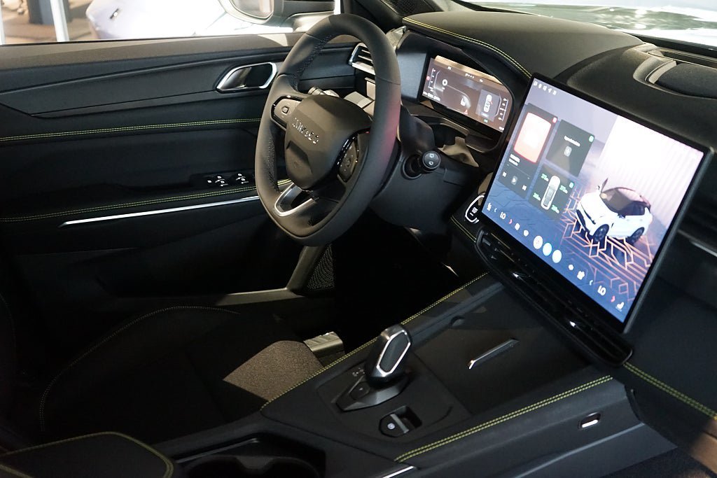 Vehicle Image 6