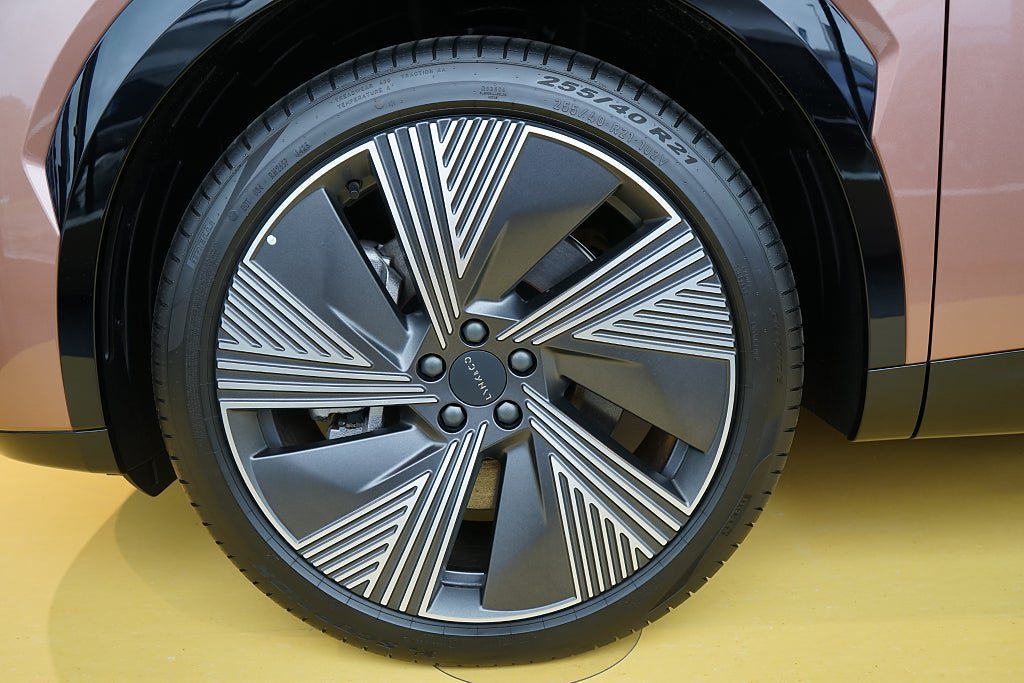 Vehicle Image 13
