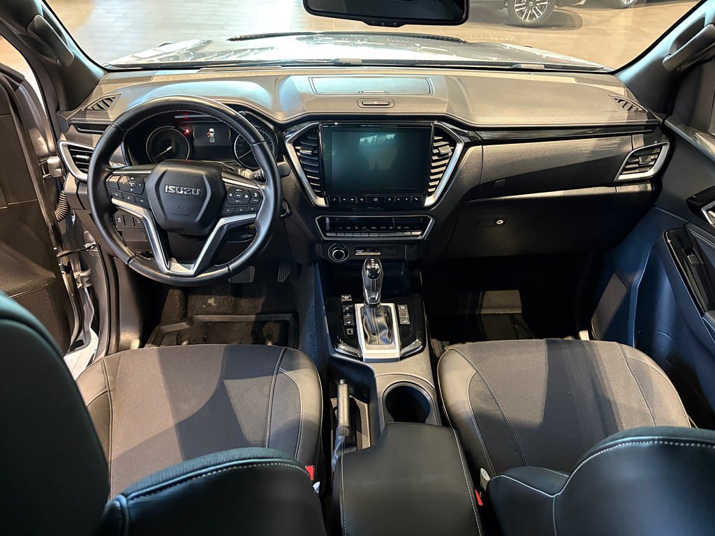 Vehicle Image 12