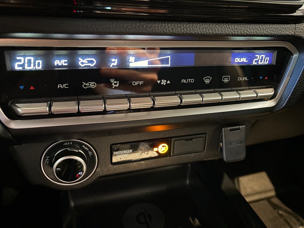 Vehicle Image 18