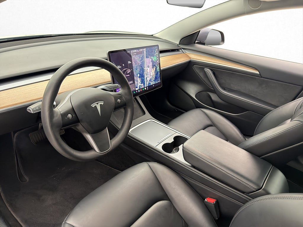 Vehicle Image 16