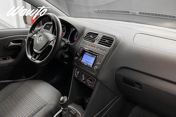 Vehicle Image 12