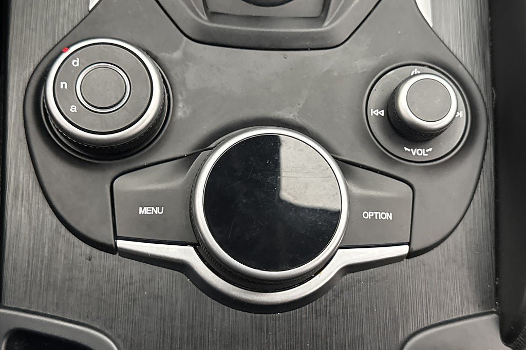 Vehicle Image 22