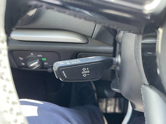 Vehicle Image 29