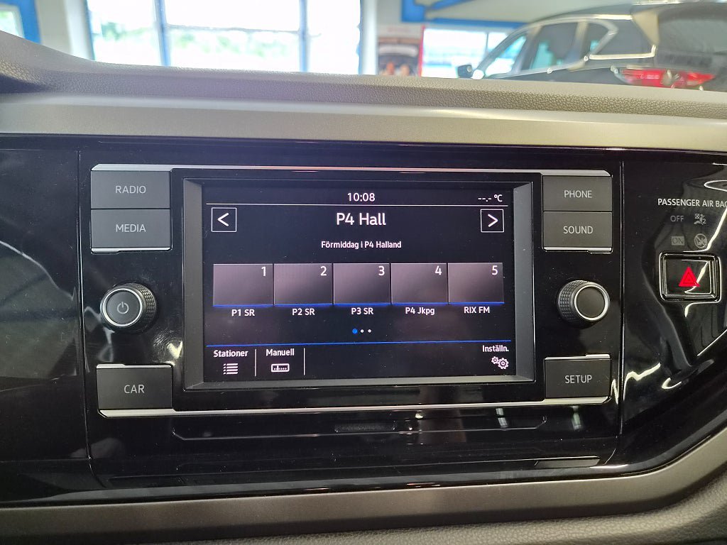 Vehicle Image 11