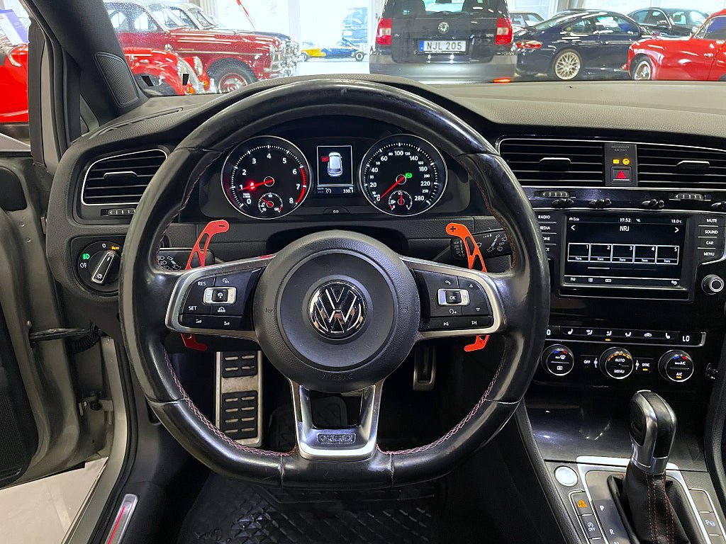 Vehicle Image 11