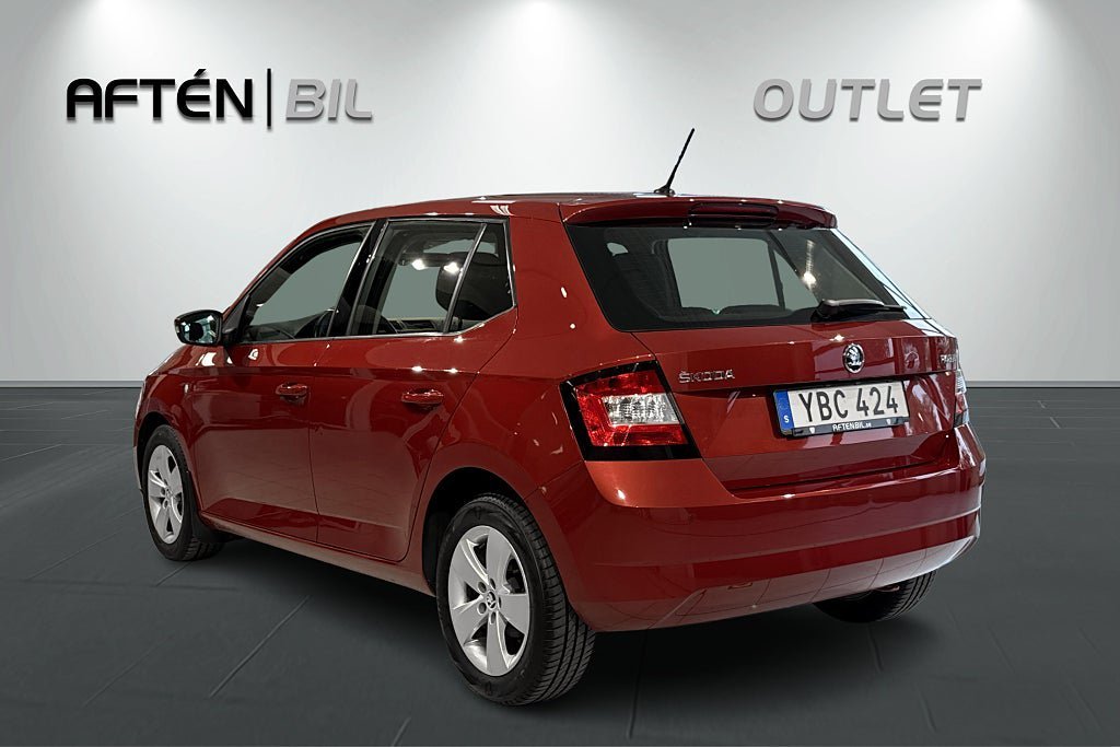 Vehicle Image 9