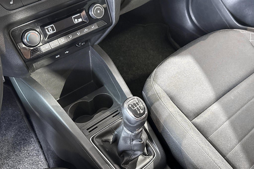 Vehicle Image 26