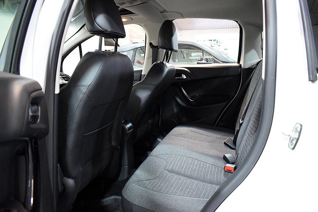 Vehicle Image 21