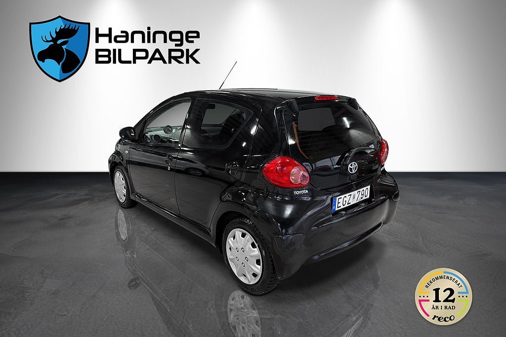 Vehicle Image 8
