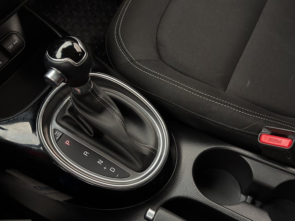 Vehicle Image 23