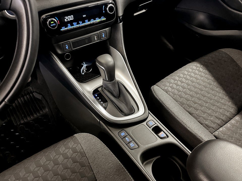 Vehicle Image 11
