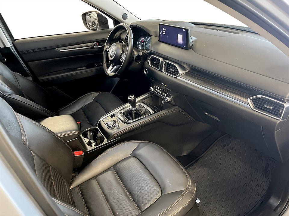 Vehicle Image 12