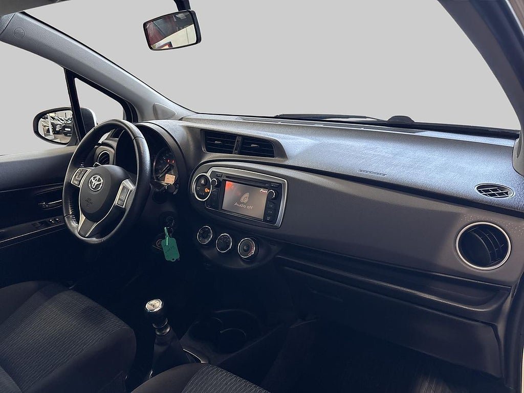 Vehicle Image 9