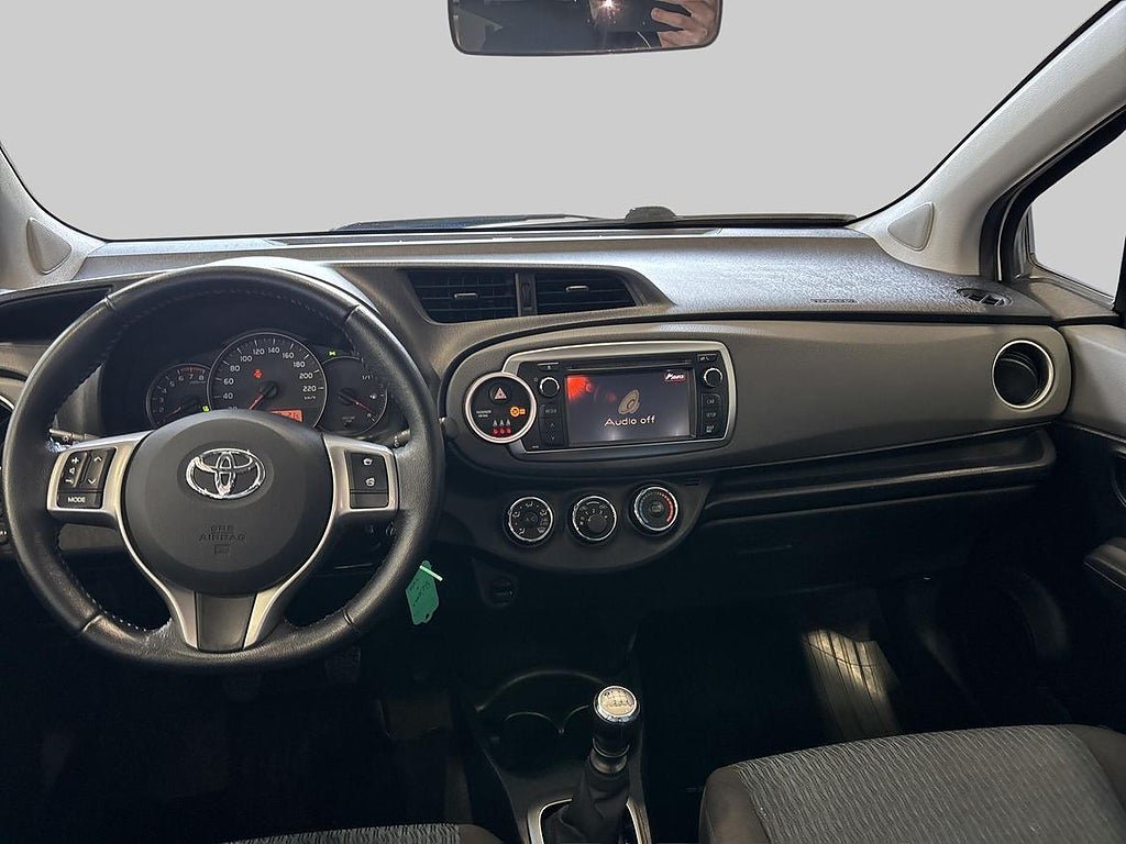 Vehicle Image 11