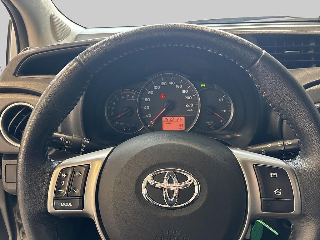 Vehicle Image 14