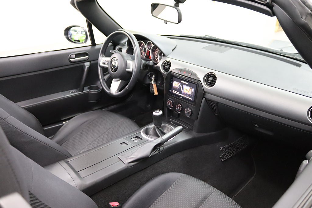 Vehicle Image 16