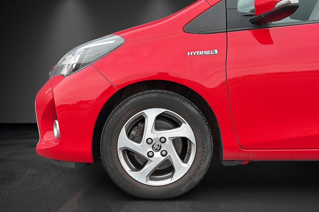 Vehicle Image 6
