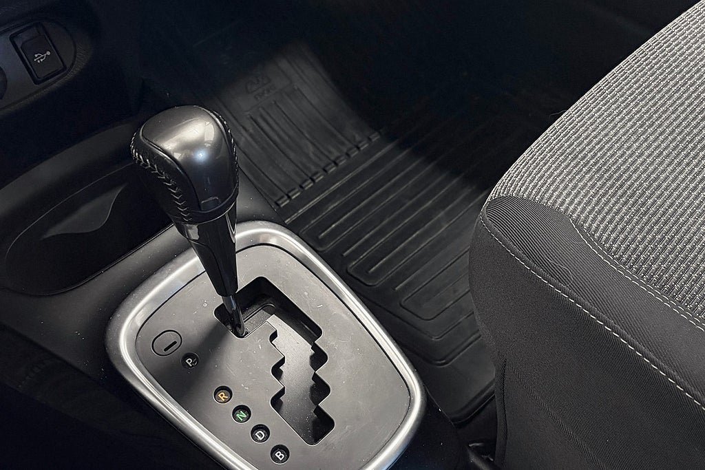 Vehicle Image 8