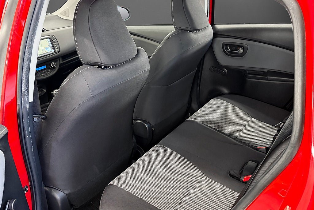 Vehicle Image 9