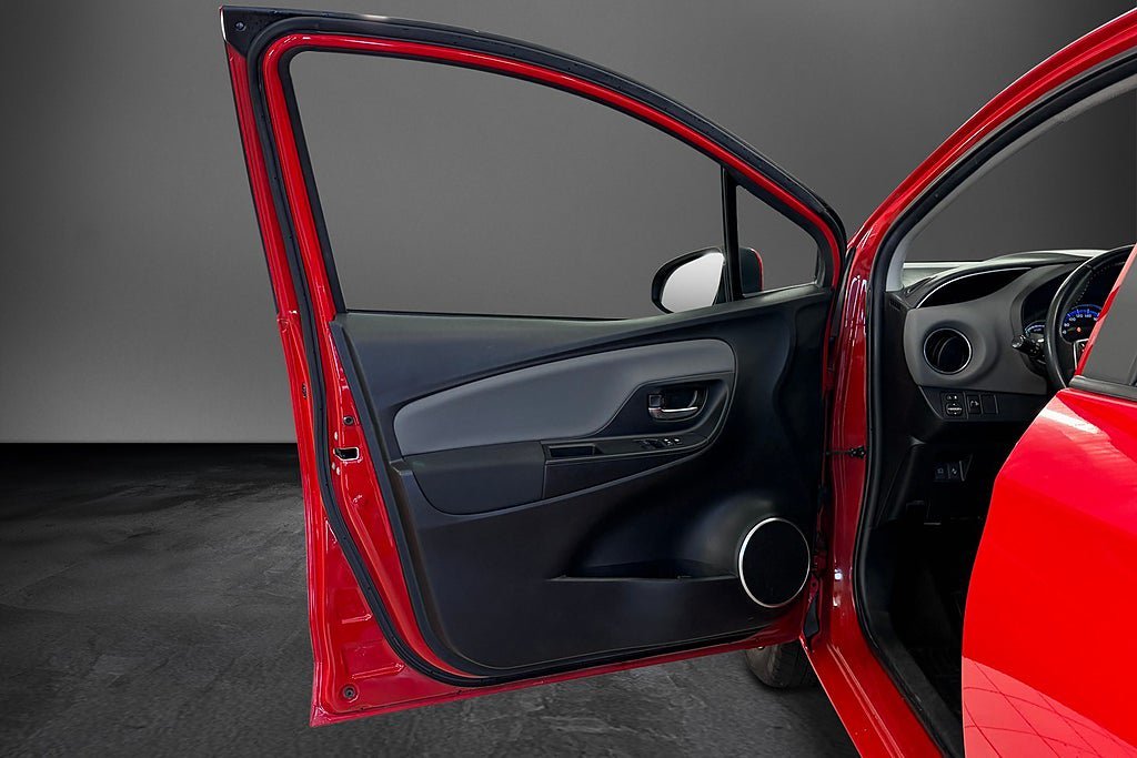 Vehicle Image 11