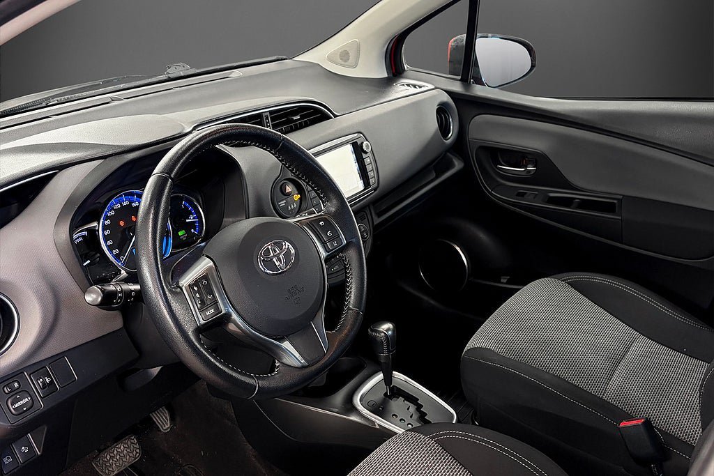 Vehicle Image 13