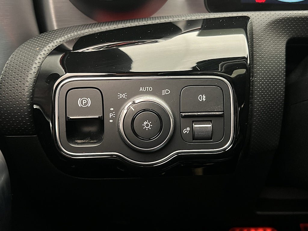 Vehicle Image 34