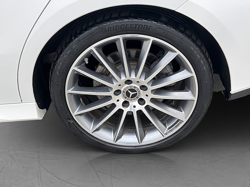 Vehicle Image 38