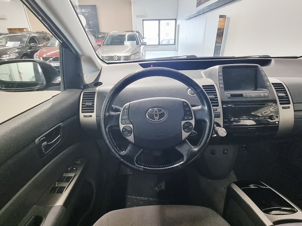 Vehicle Image 9
