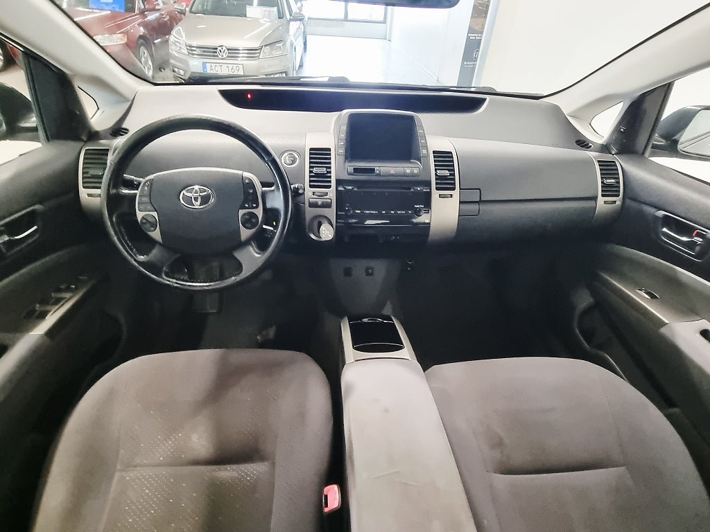 Vehicle Image 10