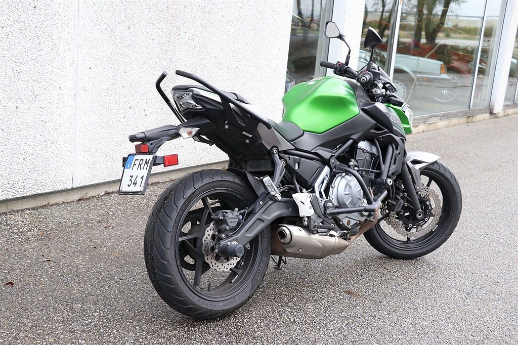 Vehicle Image 8