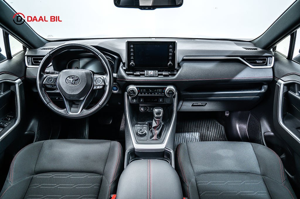 Vehicle Image 8