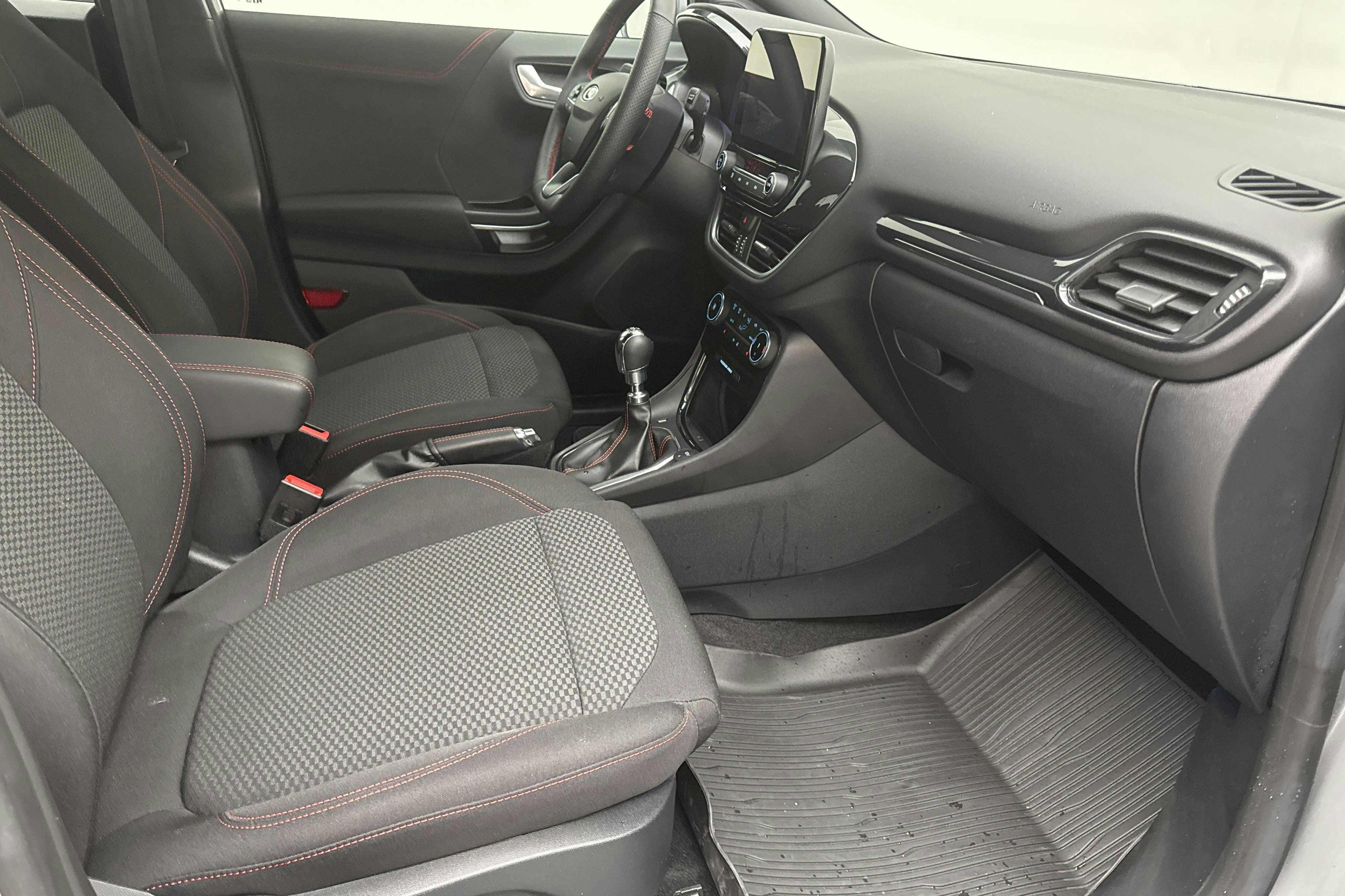 Vehicle Image 7