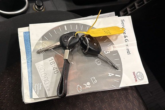 Vehicle Image 24