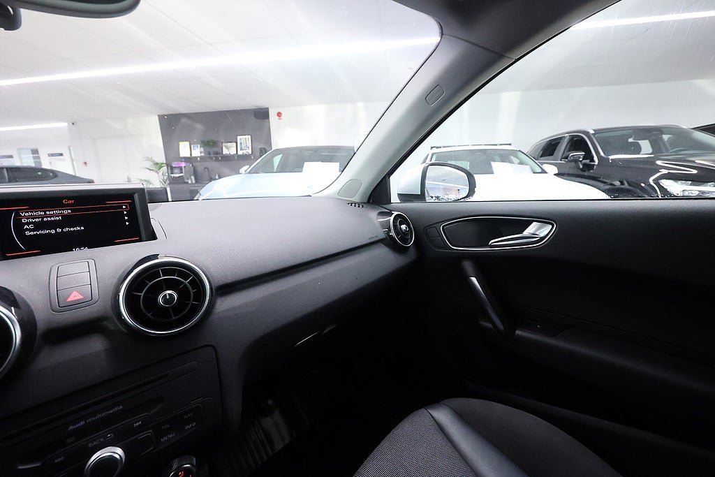 Vehicle Image 16