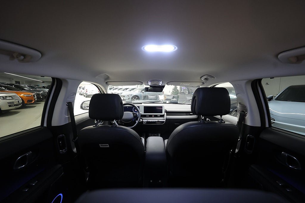 Vehicle Image 13