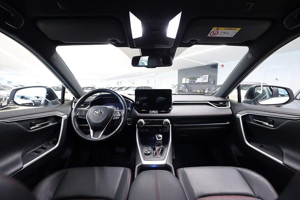 Vehicle Image 11