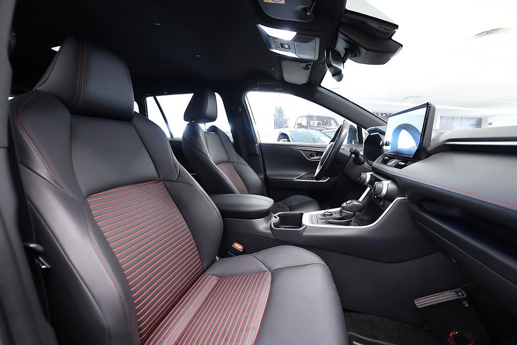 Vehicle Image 12