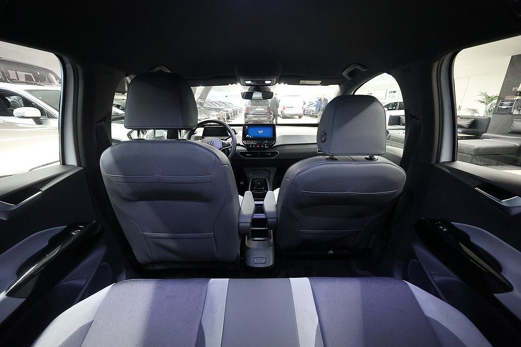 Vehicle Image 18