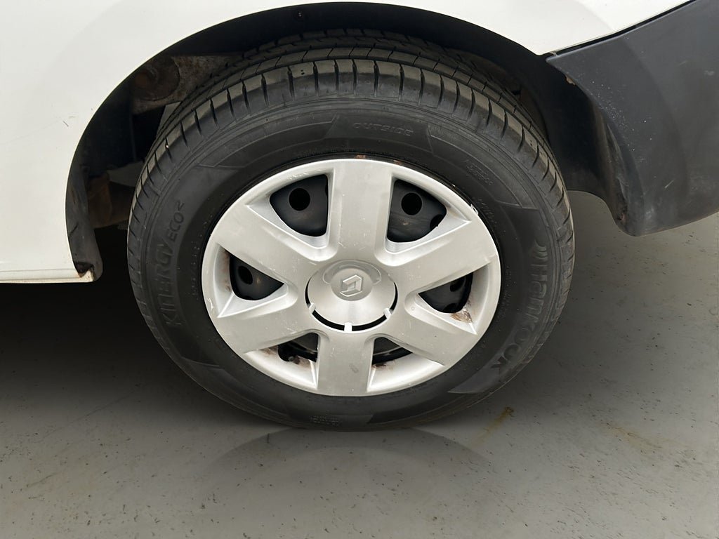 Vehicle Image 24
