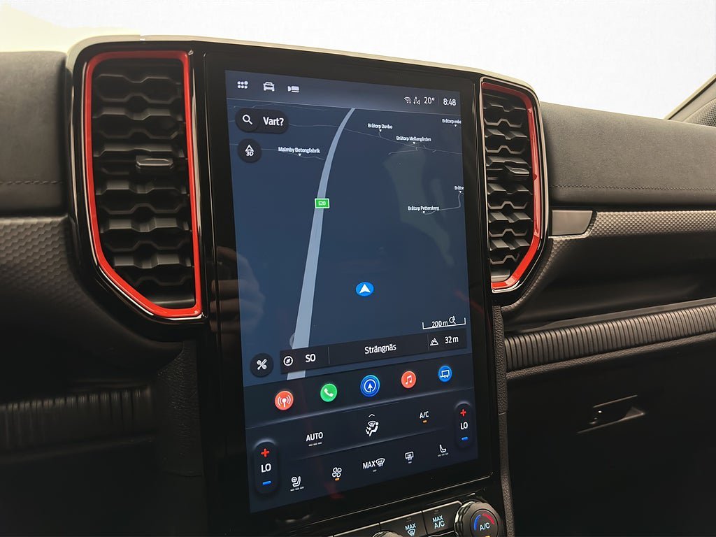 Vehicle Image 25