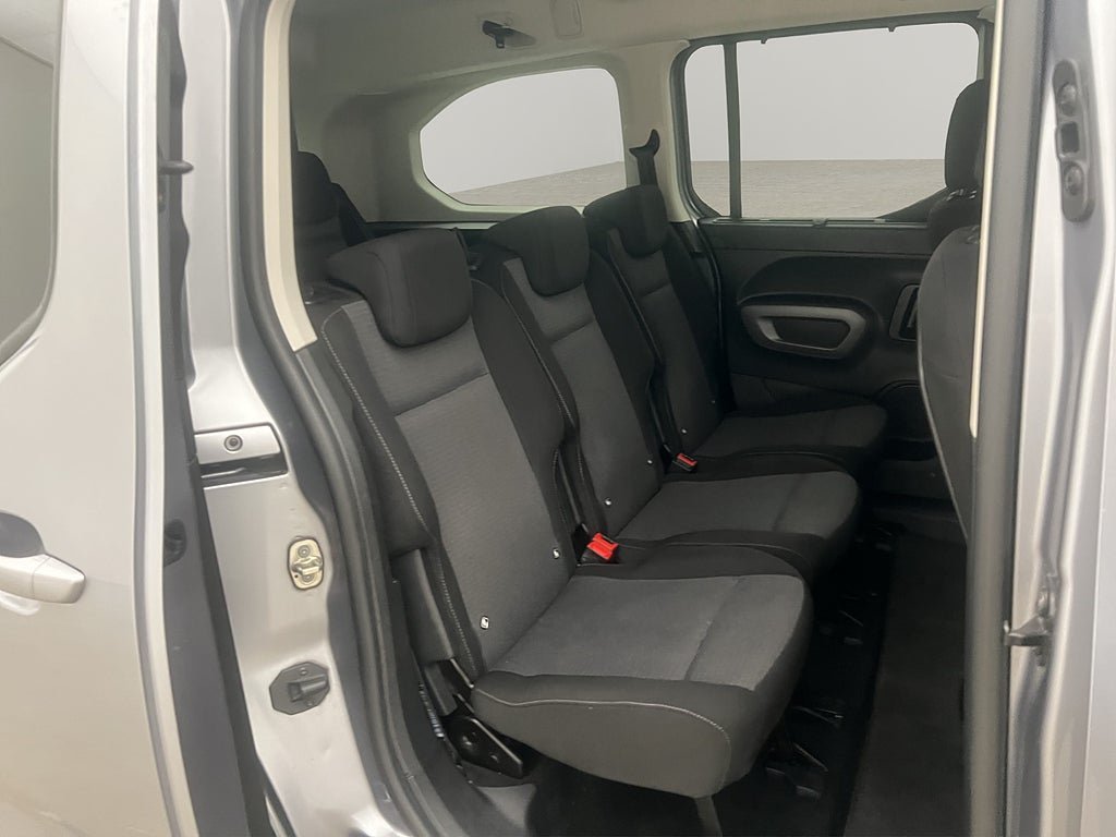 Vehicle Image 27