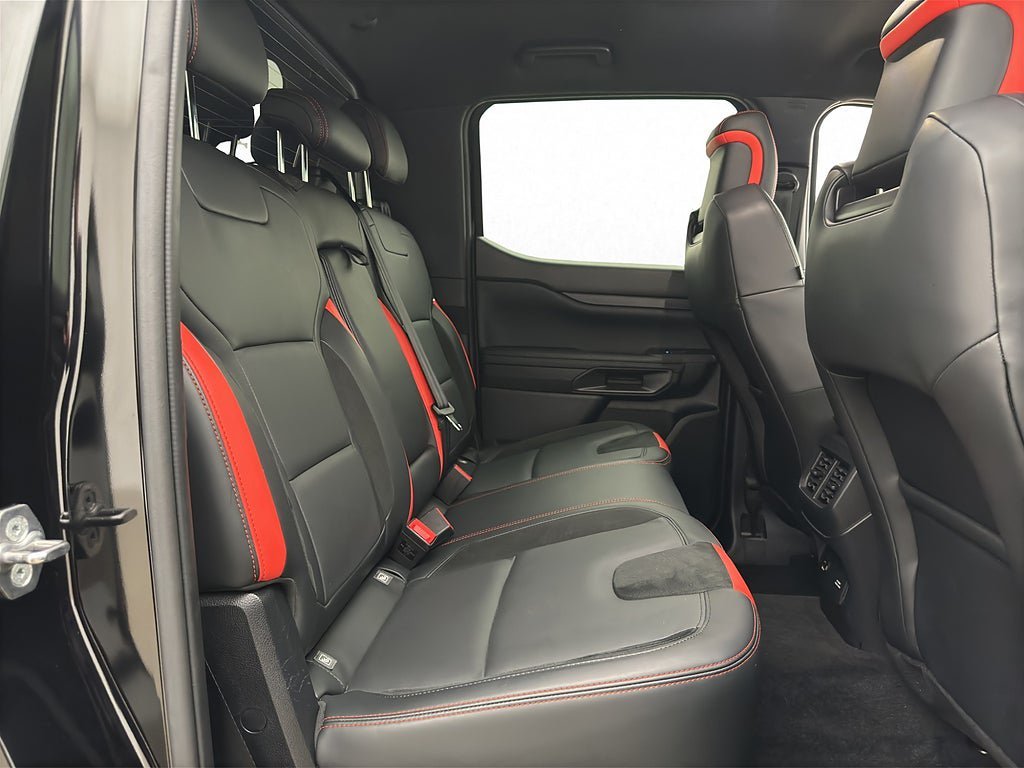 Vehicle Image 30